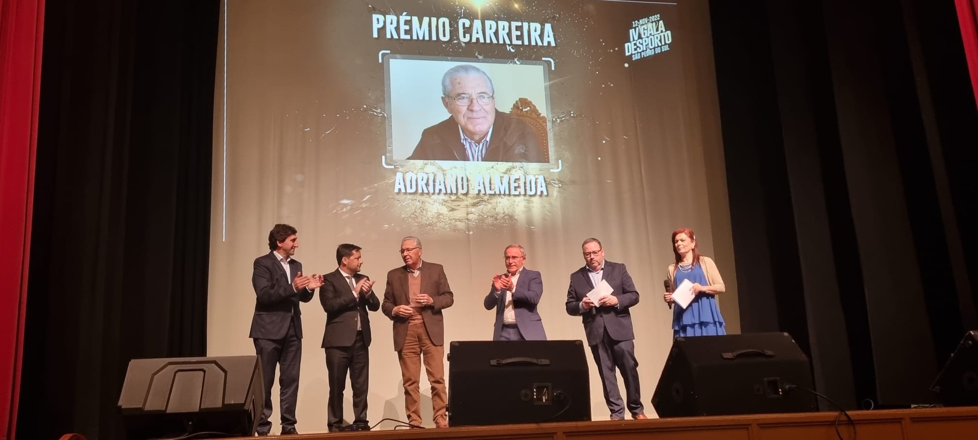 Read more about the article Adriano Almeida e Carvalhais Futebol Clube recebem prémios de mérito